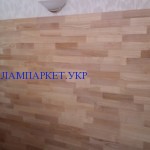 Установка срощенной массивной доски на рейки на саморезы