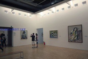 Индустриальный паркет в музее Париж, центр Жоржа Помпиду